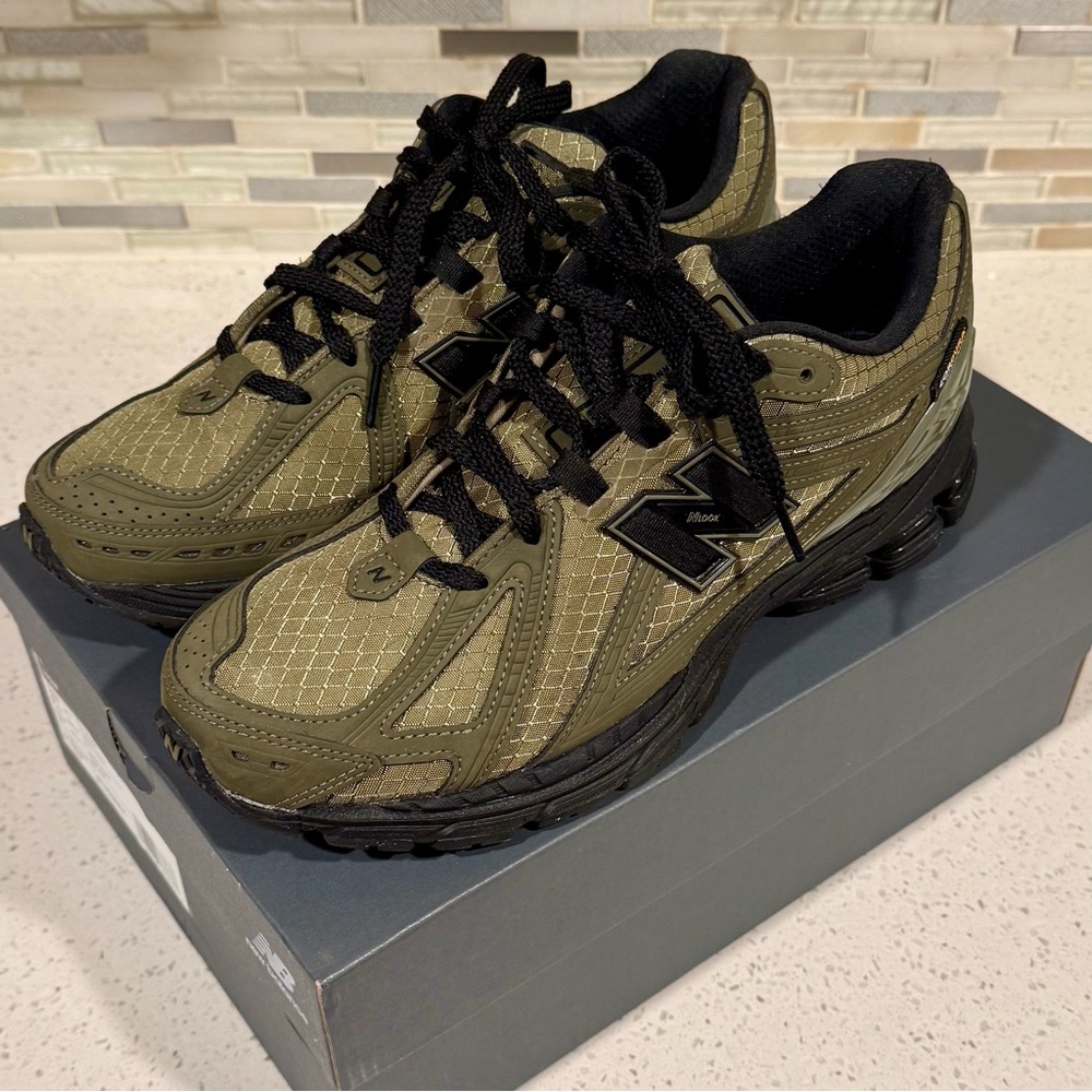 NIB - New Balance 1906R - Cordura Dark Camo Green - Mens 9.5 / Womens 11